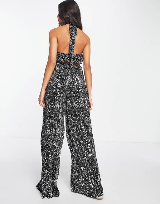 ASOS DESIGN - Combinaison dos nu plissée à pois avec ceinture et découpe, 2 de 4