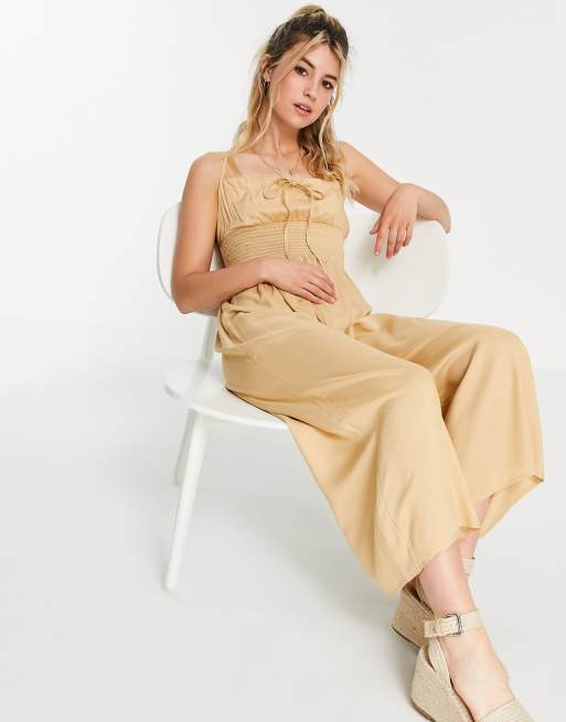 ASOS DESIGN - Combinaison jupe-culotte nouée devant avec taille froncée - Sable
