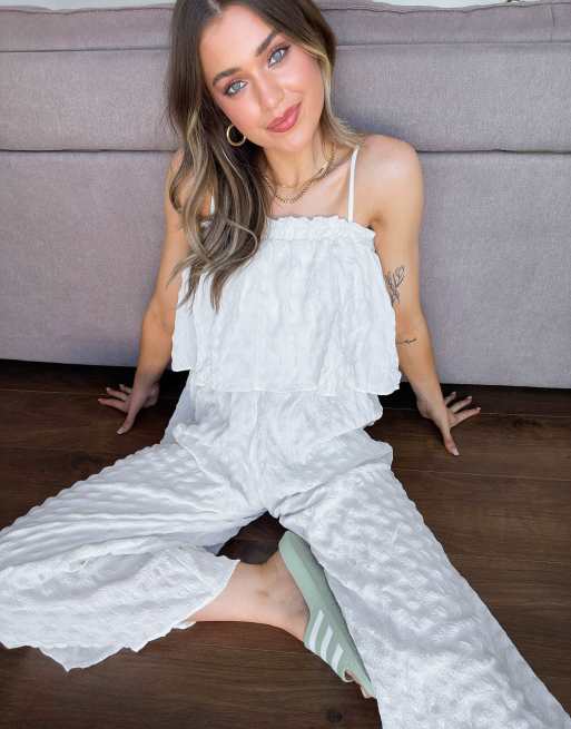 ASOS DESIGN - Combinaison jupe-culotte texturée effet superposé - Blanc