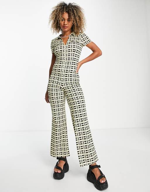ASOS DESIGN - Combinaison style années 70 zippée sur le devant avec col - Imprimé géométrique