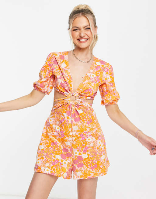 ASOS DESIGN - Combishort à manches bouffantes avec anneau et imprimé fleuri - Rose rétro