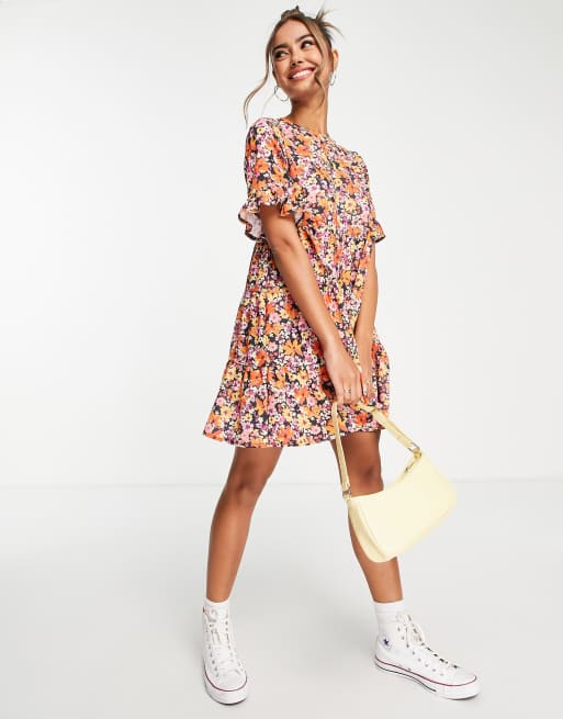 ASOS DESIGN - Combishort babydoll en crêpe froncé à manches courtes et volants - Imprimé fleurs