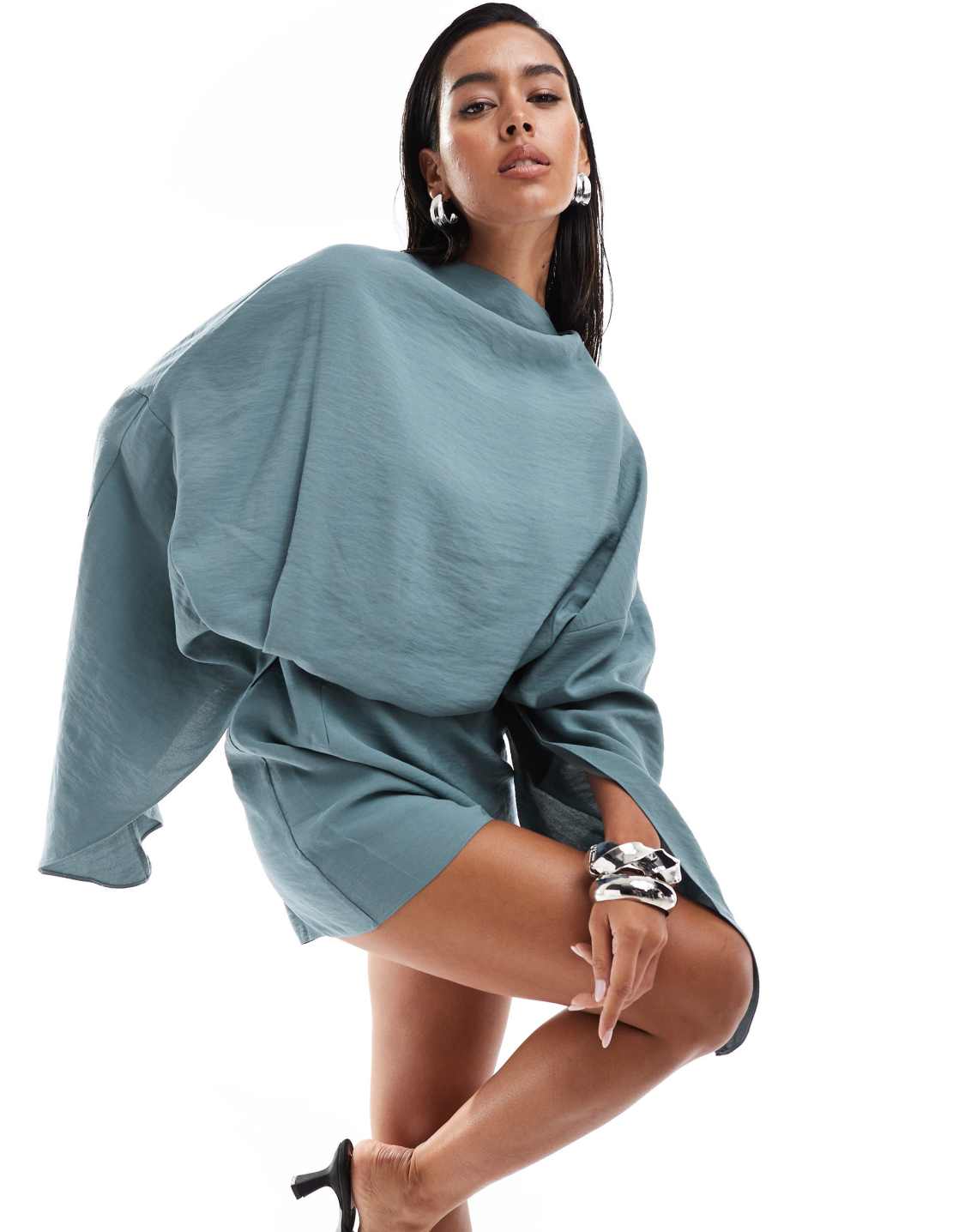 ASOS DESIGN – Combishort superposé à manches chauve-souris – Bleu cendré Combinaisons Invitées The Wedding Explorer