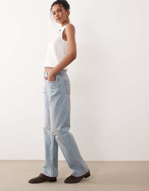 ASOS DESIGN comfort stretch straight leg jeans in lightwash with knee rip, 3 of 5