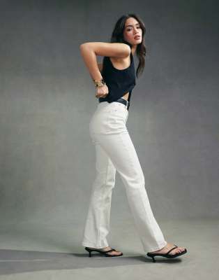 comfort stretch straight leg jeans in off white