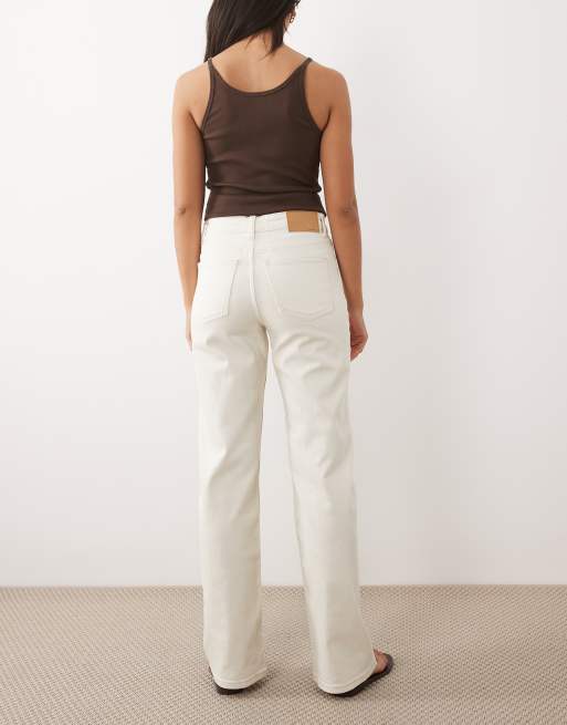 ASOS DESIGN comfort stretch straight leg jeans in white, 2 of 5