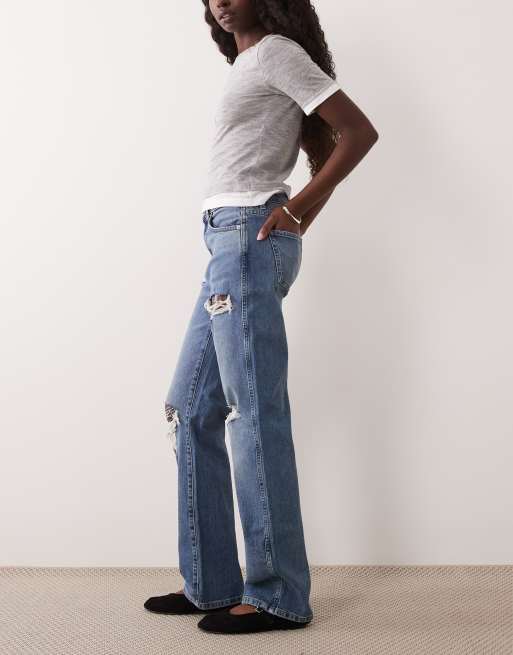 ASOS DESIGN comfort stretch straight leg jeans with rips in mid wash blue, 2 of 5