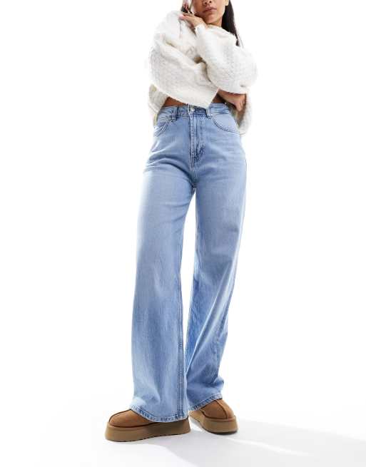 ASOS DESIGN - Comfortabele dad jeans met wijde pijpen in middenblauw
