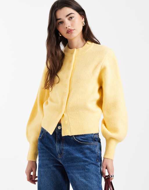 ASOS DESIGN - Compact gebreid pluizig vest met structuur op de mouwen in lichtgeel, 4 van 4