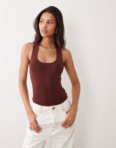 ASOS DESIGN - Compact gebreide cami met gekruiste achterkant in chocoladebruin - view 1