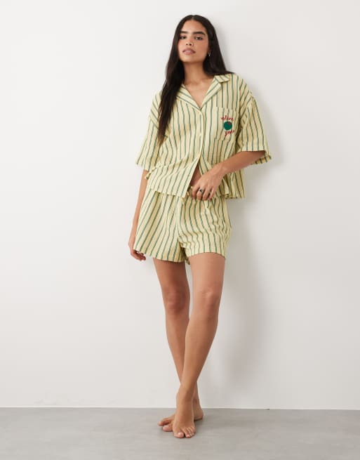 ASOS DESIGN completo camicia e shorts in garza di cotone intrecciata a maniche lunghe a righe giallo verde oliva, 2 di 4