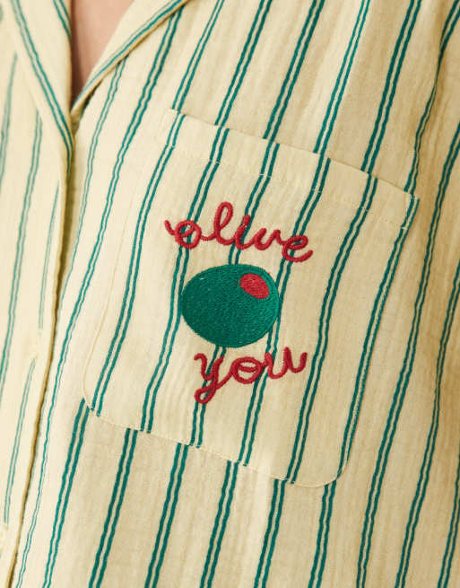 ASOS DESIGN completo camicia e shorts in garza di cotone intrecciata a maniche lunghe a righe giallo verde oliva, 3 di 4
