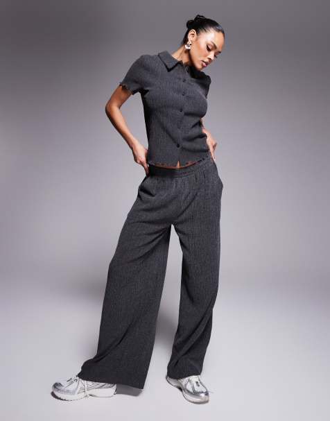 ASOS DESIGN - Completo grigio antracite testurizzato con pantaloni e camicia a maniche corte con bottoni - view 1