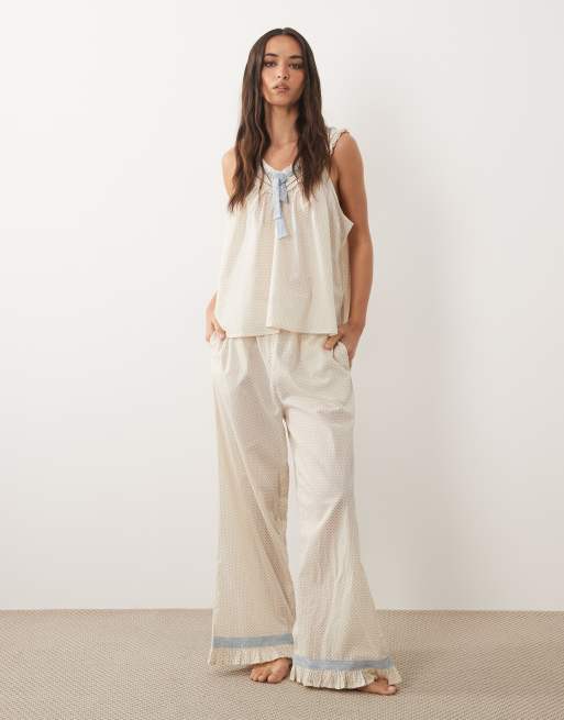 ASOS DESIGN - Completo milkmaid con top e pantaloni color crema e blu a pois con nastro, 2 di 4