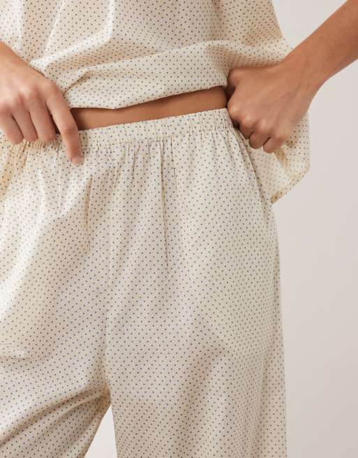 ASOS DESIGN - Completo milkmaid con top e pantaloni color crema e blu a pois con nastro, 3 di 4