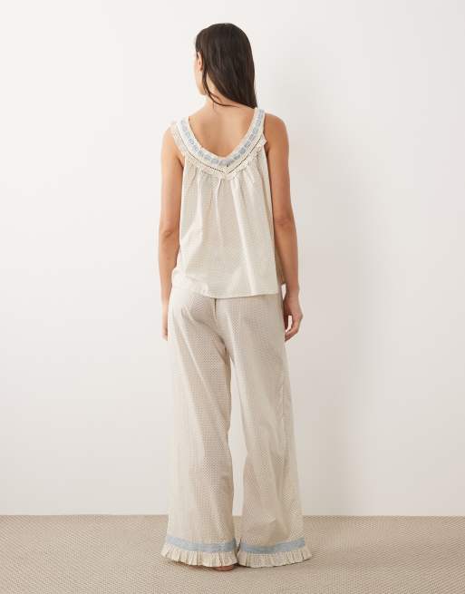 ASOS DESIGN - Completo milkmaid con top e pantaloni color crema e blu a pois con nastro, 4 di 4