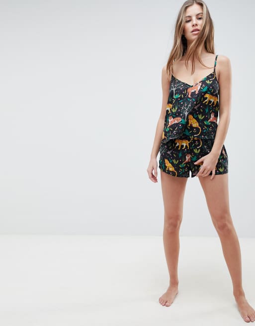 ASOS DESIGN - Completo vestaglia e pigiama pantaloncini e canotta in 100% modal con tigri, 2 di 3