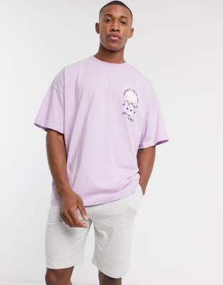 completo pantaloncini e maglietta