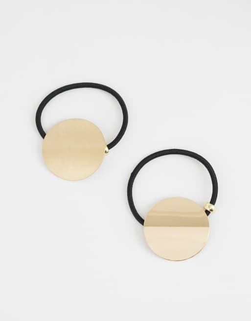 ASOS DESIGN - Confezione da 2 elastici con dettagli circolari in metallo con finitura spazzolata e lucida