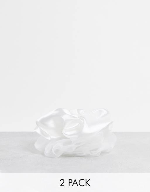 ASOS DESIGN - Confezione da 2 elastici grandi per i capelli in raso e organza bianchi