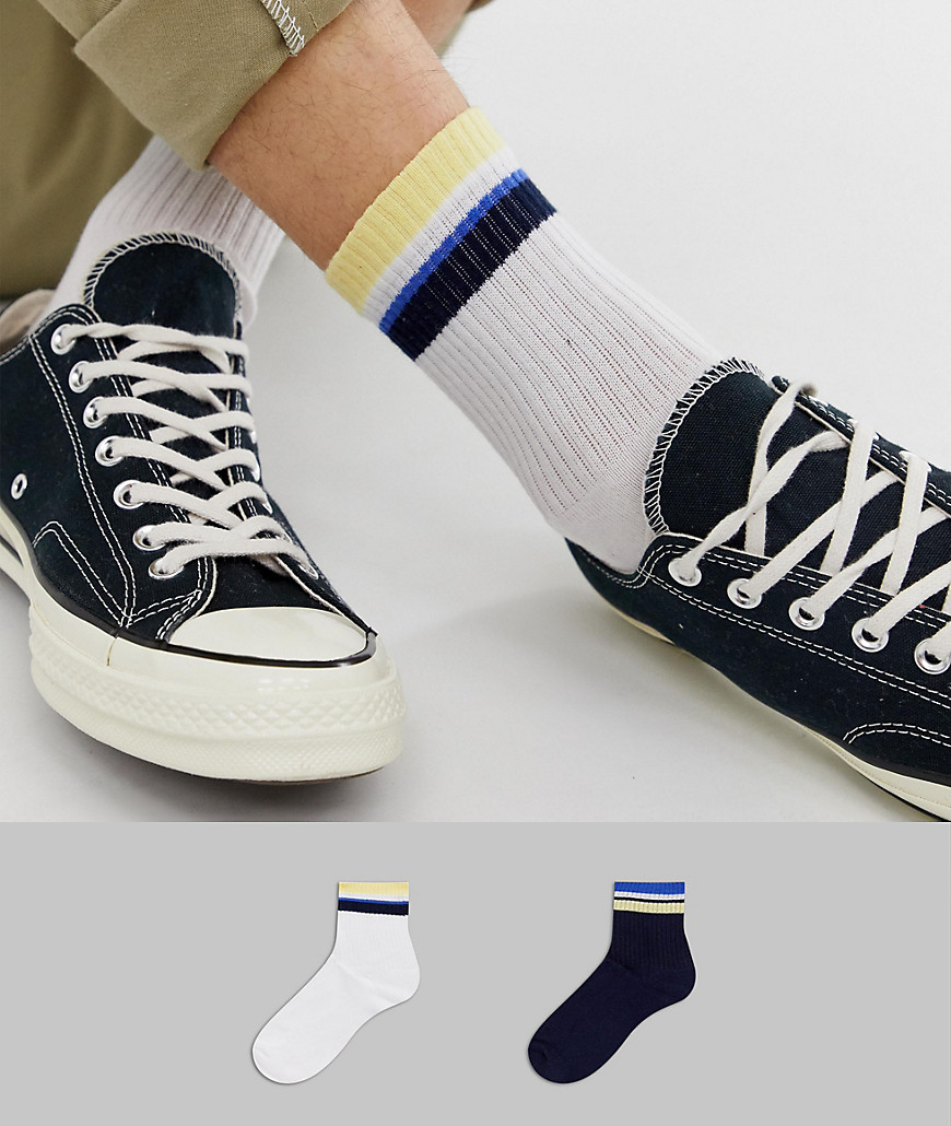 ASOS DESIGN - Confezione da 2 paia di calzini sportivi corti con righe blu e gialle - Risparmia-Nero