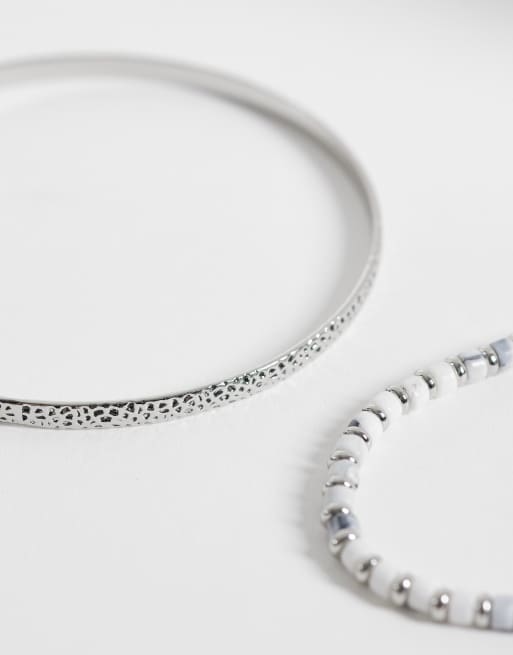 ASOS DESIGN - Confezione da 3 bracciali rigido e con perline tonalità argento, 2 di 3