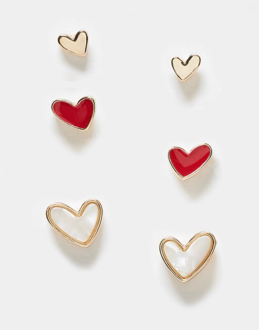 ASOS DESIGN - Confezione da 3 paia di orecchini a bottone a forma di cuore dorati, in smalto rosso ed effetto perla