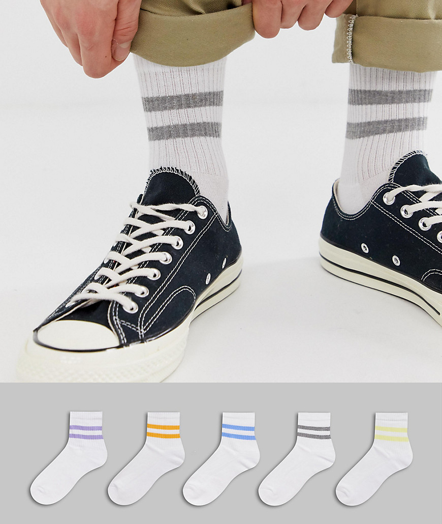 ASOS DESIGN - Confezione da 5 calzini sportivi bianchi con righe multicolori - Risparmia-Bianco