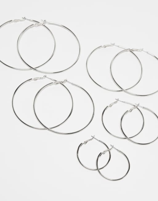 ASOS DESIGN - Confezione da 5 paia di orecchini a cerchio argentati con design minimal sottile
