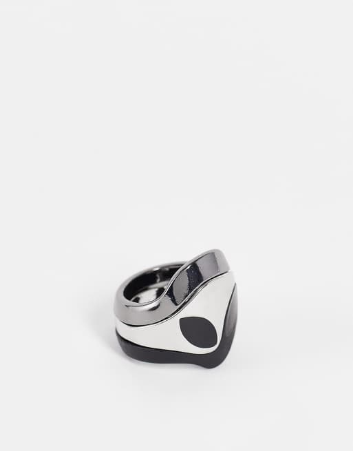 ASOS DESIGN - Confezione di tre anelli impilabili con motivo con alieno colore nero e argento