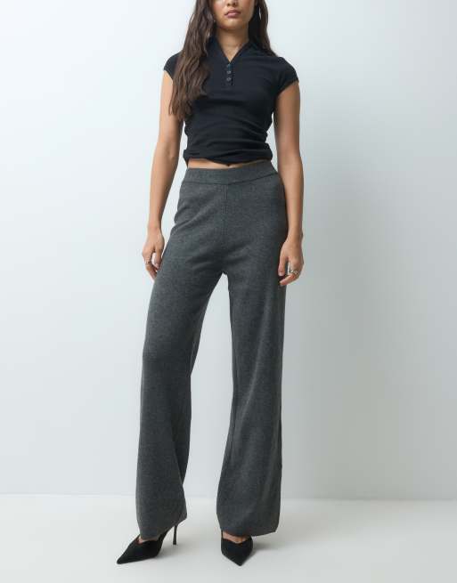 ASOS DESIGN - Conjunto gris carbón de pantalones de pernera recta y jersey holgado con cuello subido y mangas murciélago, 3 de 3