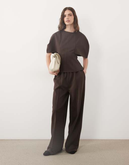 ASOS DESIGN - Conjunto marrón de joggers y camiseta con mangas estilo japonesas, 3 de 3