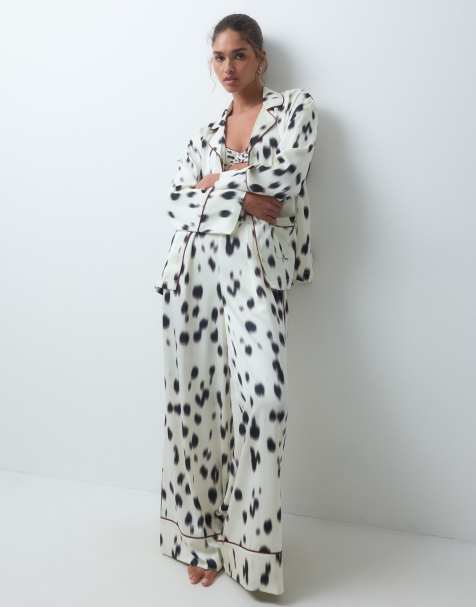 ASOS DESIGN - conjunto de pijama satinado extragrande de manga larga con estampado dálmata - view 1