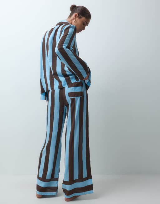 ASOS DESIGN conjunto de pijama tejido de modal de manga larga a rayas azules, 3 de 4
