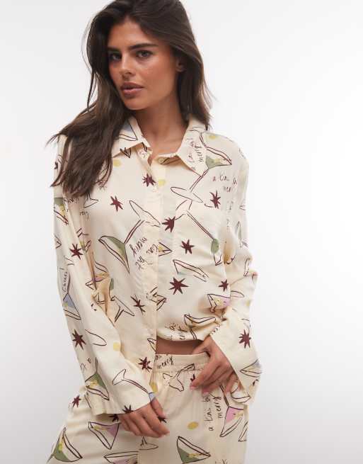 ASOS DESIGN conjunto de pijama tejido de modal de manga larga con estampado de cócteles, 2 de 4