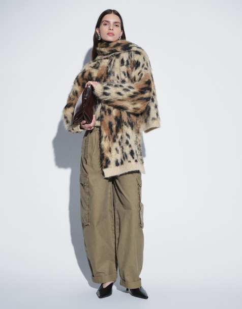 ASOS DESIGN - Conjunto marrón de fular y jersey con cuello redondo, estampado de leopardo y acabado cepillado - view 1