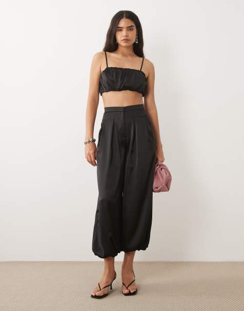 ASOS DESIGN - Conjunto negro de bralette abullonado de satén - view 1