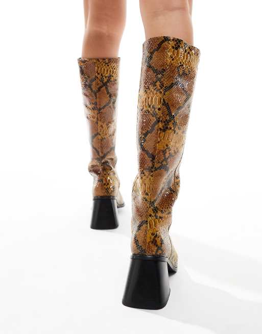 ASOS DESIGN - Connect - Stivali al ginocchio in pelle pitonata con tacco svasato, 2 di 4