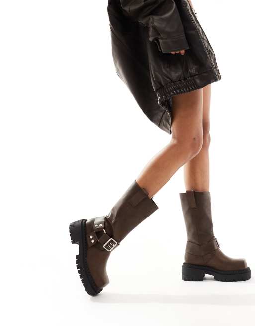 ASOS DESIGN Conquest Bottes style motard avec harnais en cuir de qualit sup rieure Marron