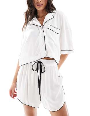 contrast binding crop pajama shirt in white