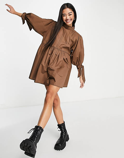  contrast stitch tie sleeve smock playsuit in brown 