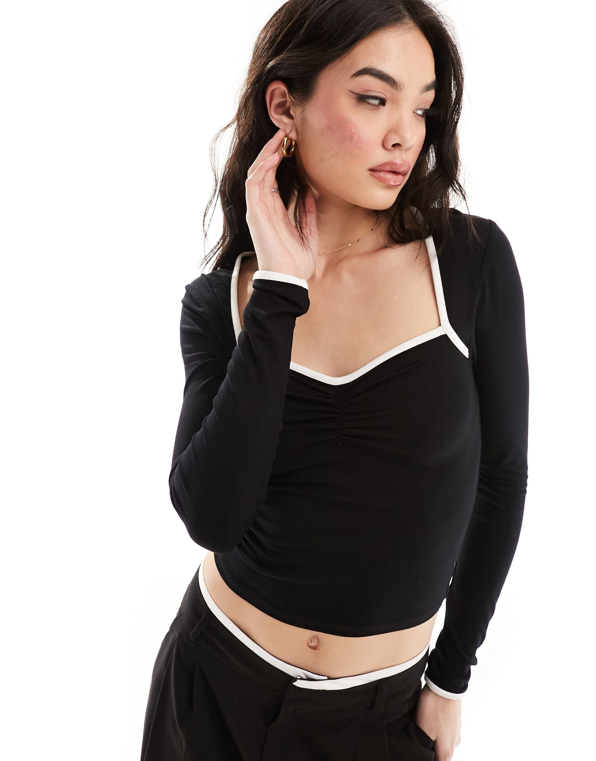 asos design contrast sweetheart neckline long sleeve top in black