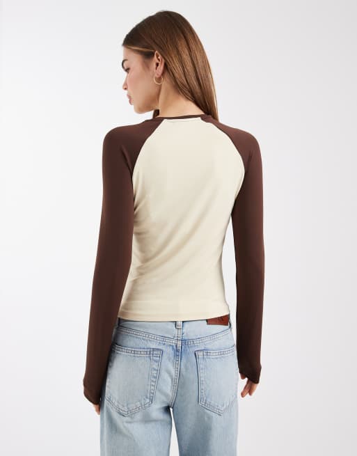 ASOS DESIGN - Contrasterende top met lange mouwen in lichtgeel en chocoladebruin, 4 van 4