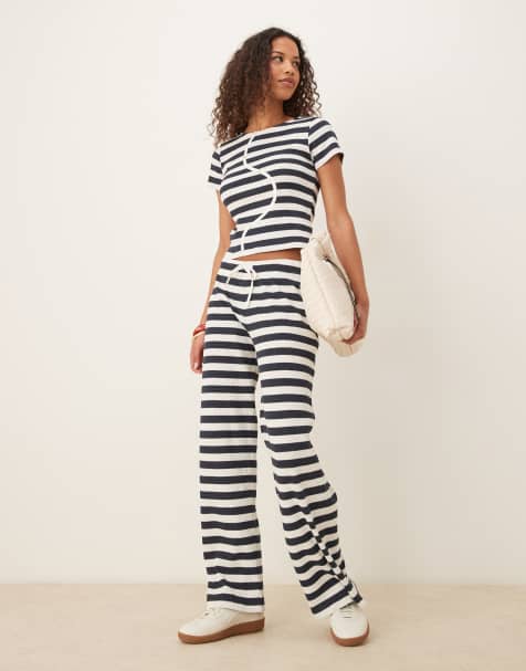 ASOS DESIGN - Coordinato a righe blu navy e bianco composto da T-shirt corta e stretta con bottoni e pantaloni - view 1