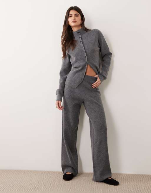 ASOS DESIGN - Coordinato antracite con cardigan corto con scollo a imbuto e bottoni e pantaloni dritti