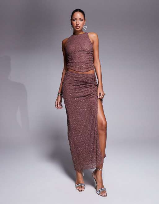 ASOS DESIGN - Coordinato color cioccolato con top senza maniche in pizzo con dettagli fissati a caldo e gonna lunga