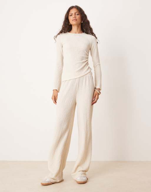 ASOS DESIGN - Coordinato color crema con pantaloni testurizzati e top a maniche lunghe