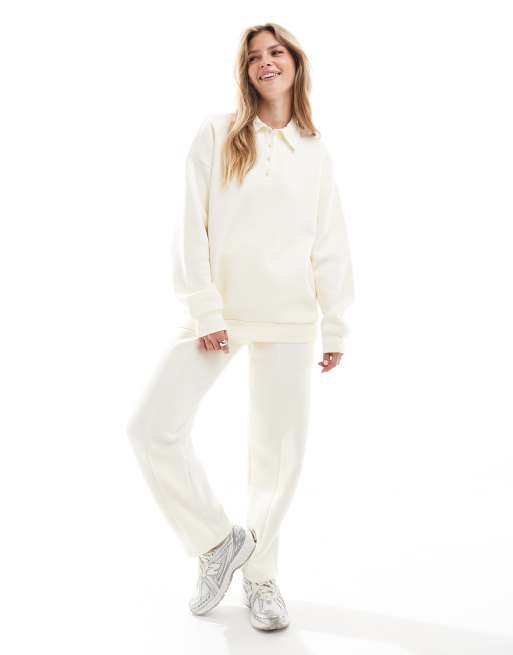 ASOS DESIGN - Coordinato color latticello composto da joggers con cuciture a vista e felpa con collo serafino