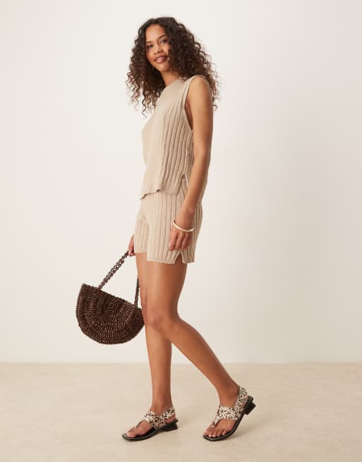 ASOS DESIGN - Coordinato color mocha in maglia bouclé con top e pantaloncini
