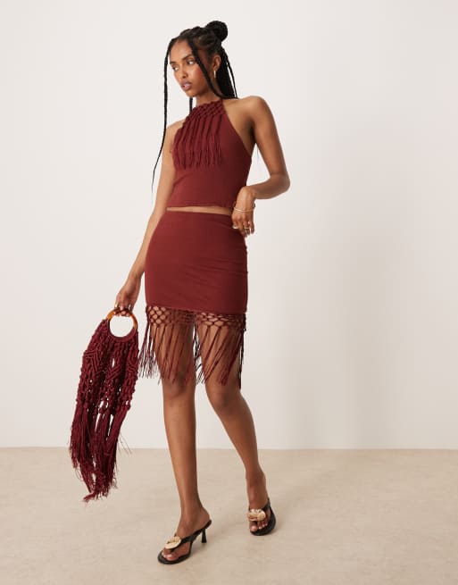 ASOS DESIGN - Coordinato color ruggine con top allacciato al collo con frange e minigonna